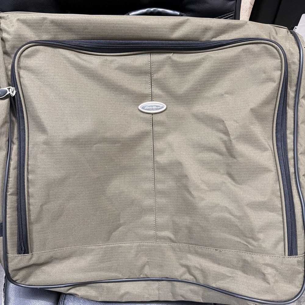 Eddie‎ Bauer Garment Bag Olive Green, Black Interior Travel Outdoor Suit Bag EUC - Picture 2 of 9